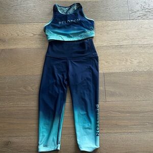 WITH Peloton set Reversible Crop Leggings, reversible sports bra
